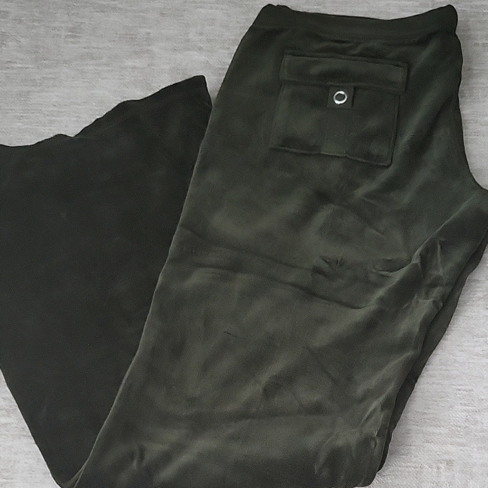 Juicy Couture Dark Olive Velour Set - Picture 3 of 7